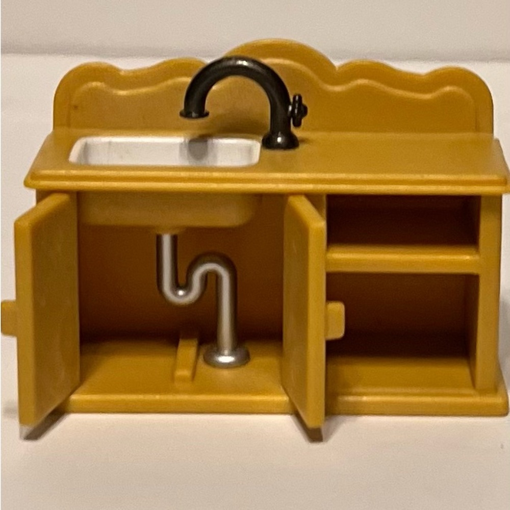 Calico Critters Sylvanian Families Miniature Dollhouse Furniture Lot - Picture 3 of 10